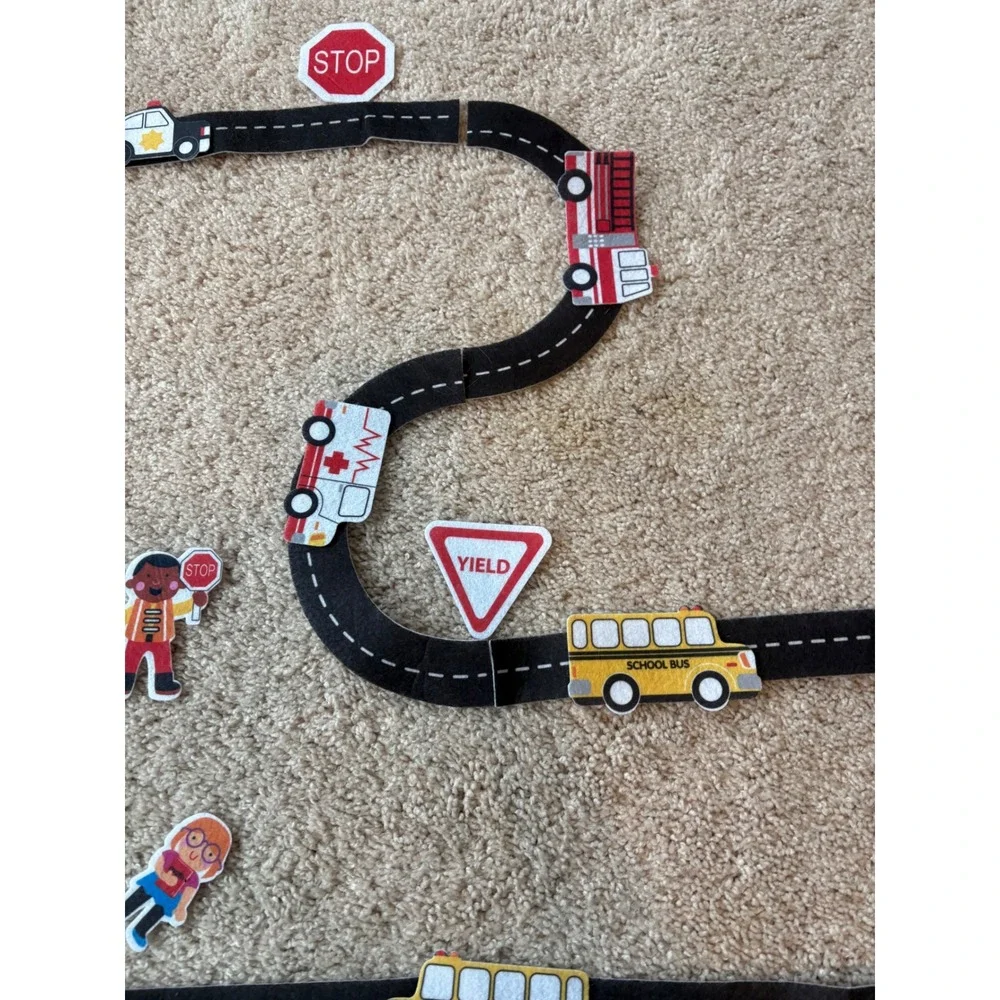 Vtg Felt Road Track Play Set w Vehicles Signs Schoolhouse People 19 Pieces Case
